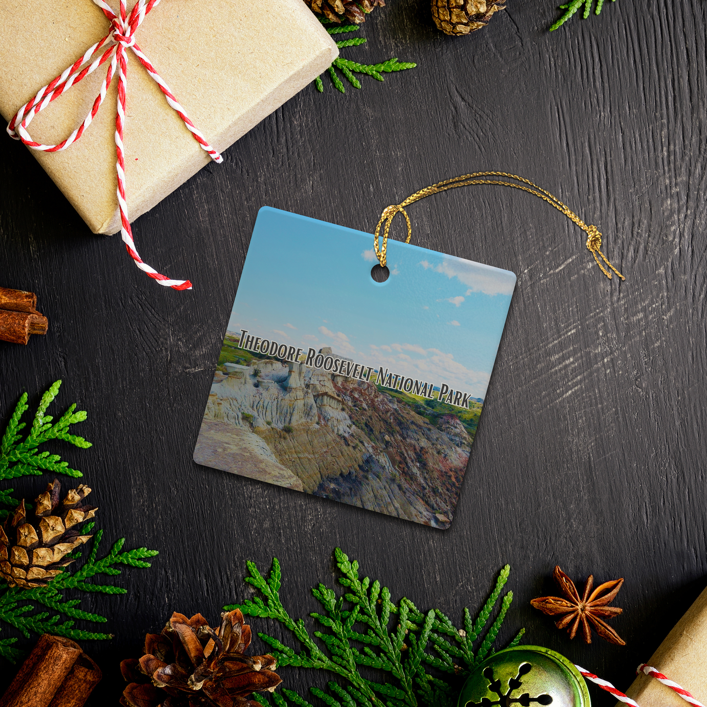 Photo_Contest_Ornament_7_Square_Lifestyle02_Mockup.png